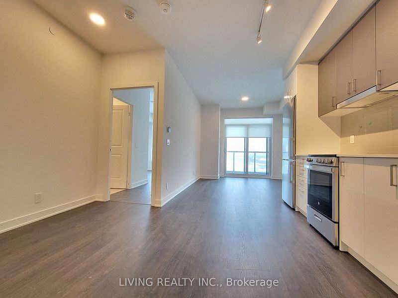 50 Upper Mall Way - Photo 2 of 12