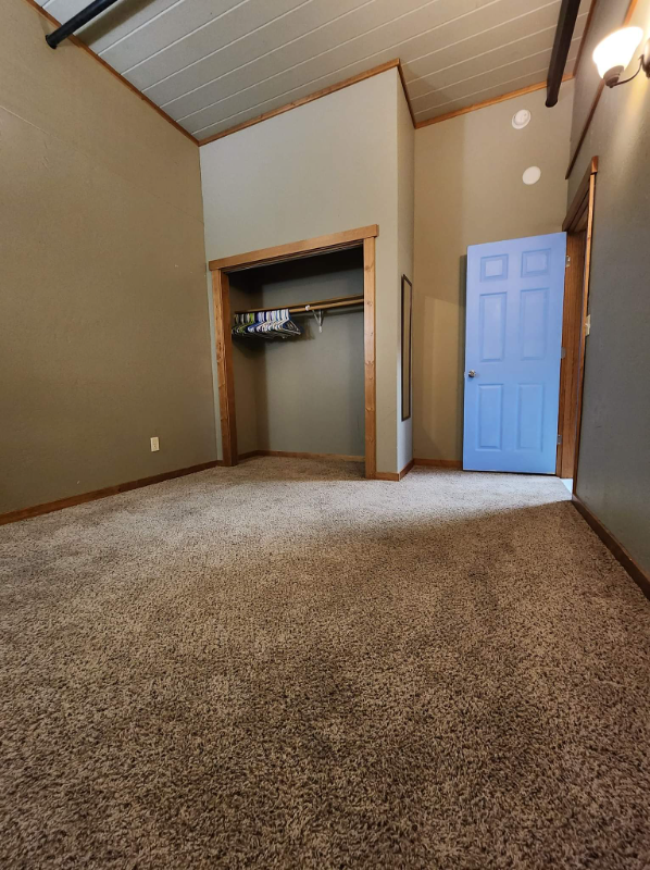 112 S Douglas St #13 - Photo 5 of 6