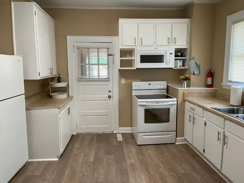 314 Hillandale St Ne - Photo 5 of 9