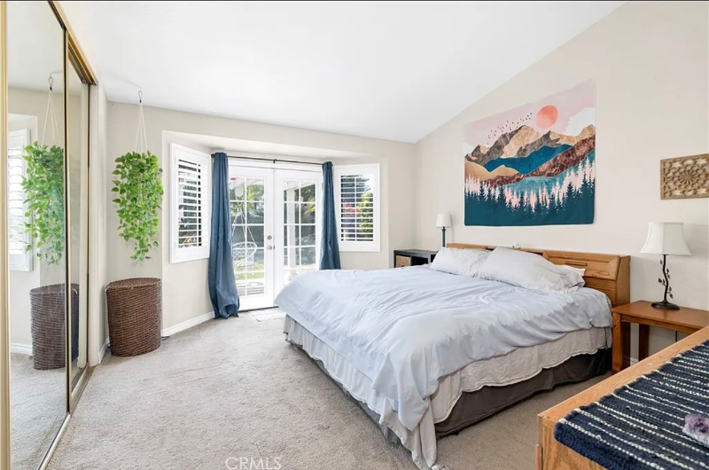 4880 Newport Ln - Photo 2 of 20