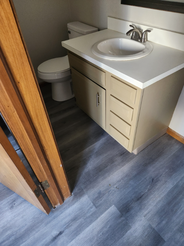 2242 Harsh Ave Se - Photo 3 of 13