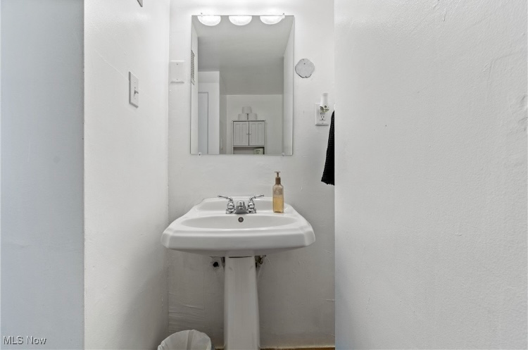 1544 Logan Ave Nw - Photo 6 of 13