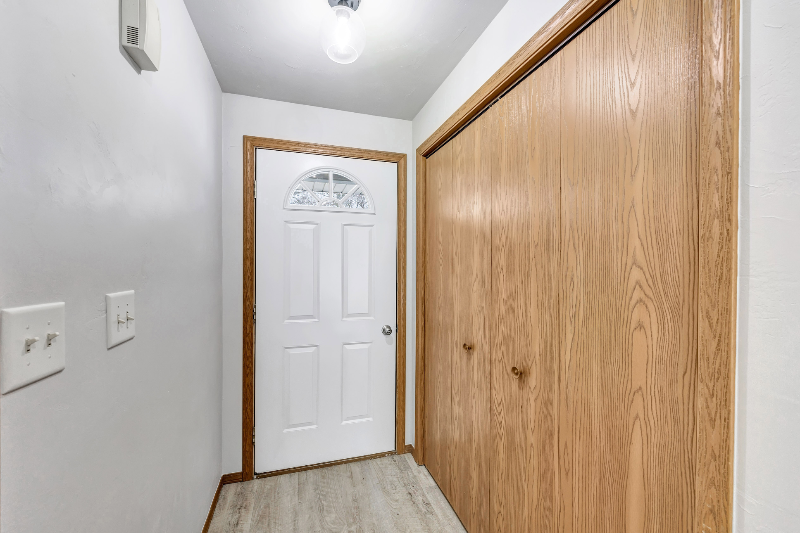 243 Irene St - Photo 2 of 20