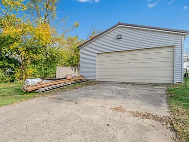 622 E Elm St - Photo 2 of 13