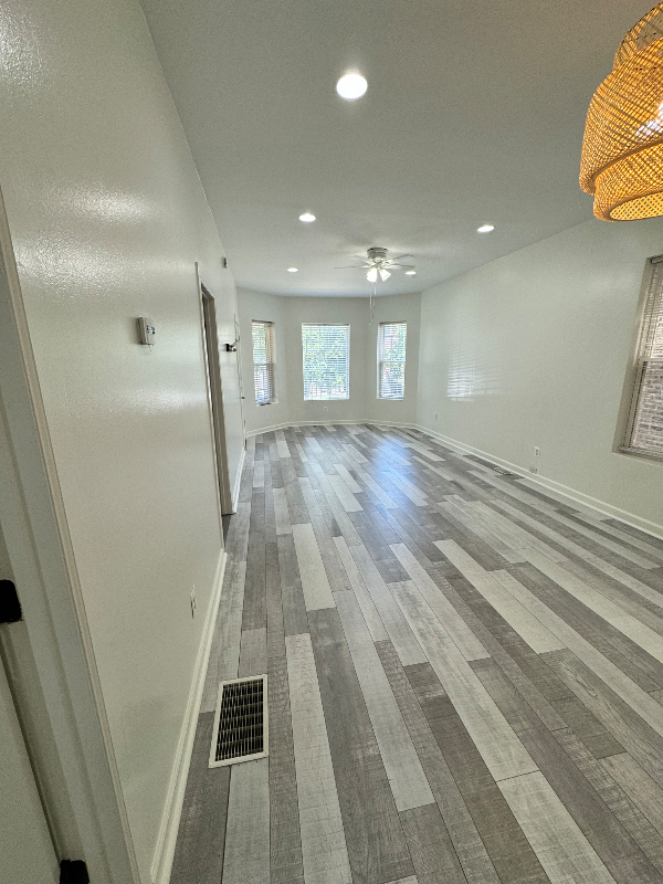 3431 W Lyndale St #1 - Photo 3 of 12