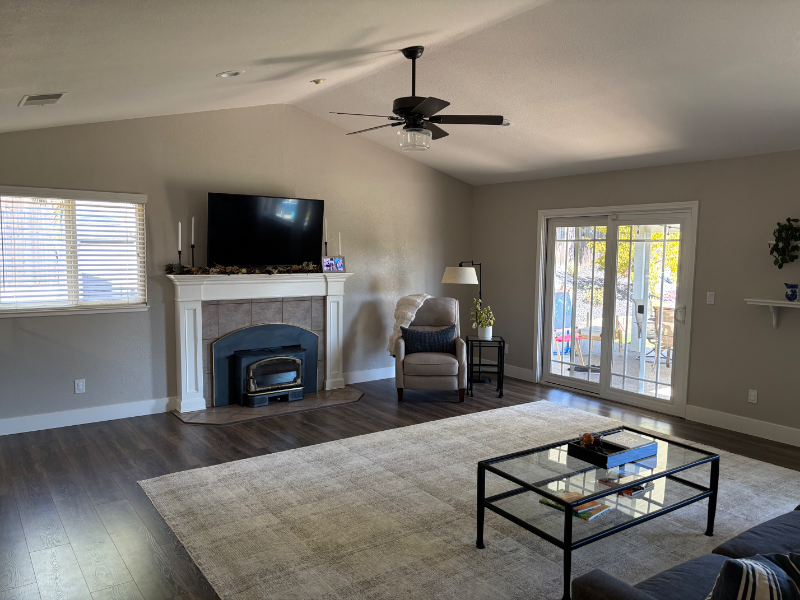 628 Flower Dr - Photo 2 of 20