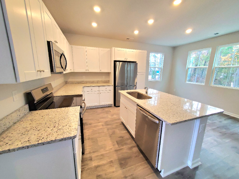 139 Cypress Hollow Dr - Photo 2 of 26