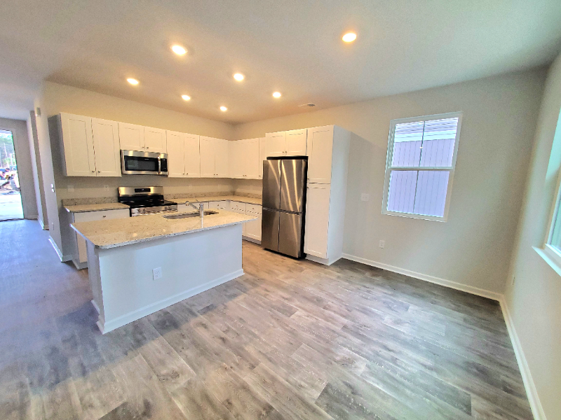 139 Cypress Hollow Dr - Photo 3 of 26