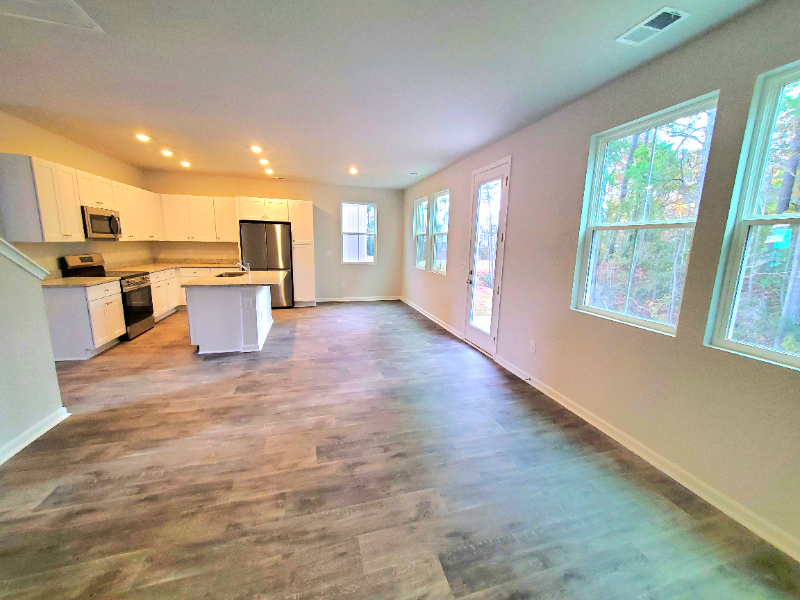 139 Cypress Hollow Dr - Photo 4 of 26