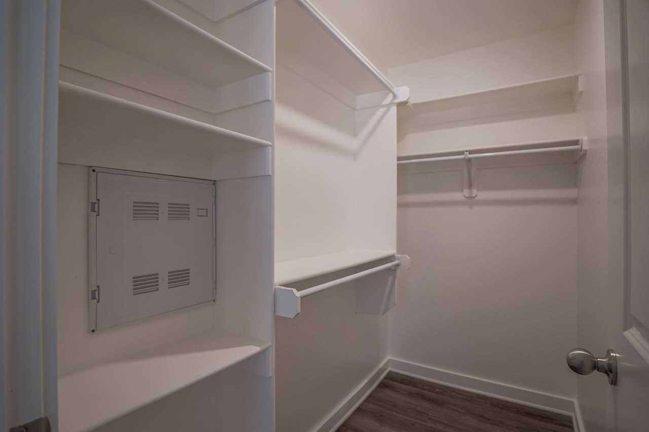 676 N Honey Locust Bnd - Photo 7 of 9