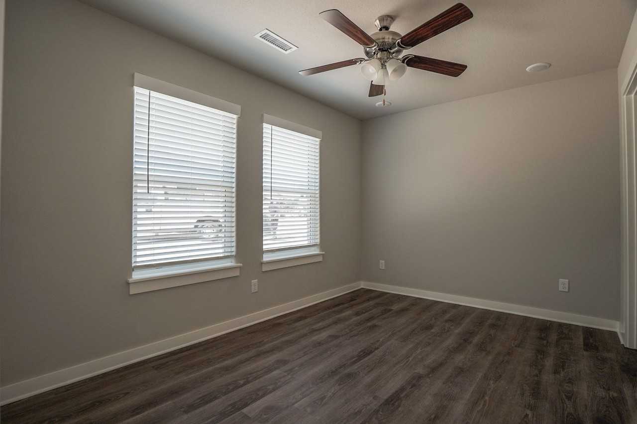 676 N Honey Locust Bnd - Photo 5 of 9