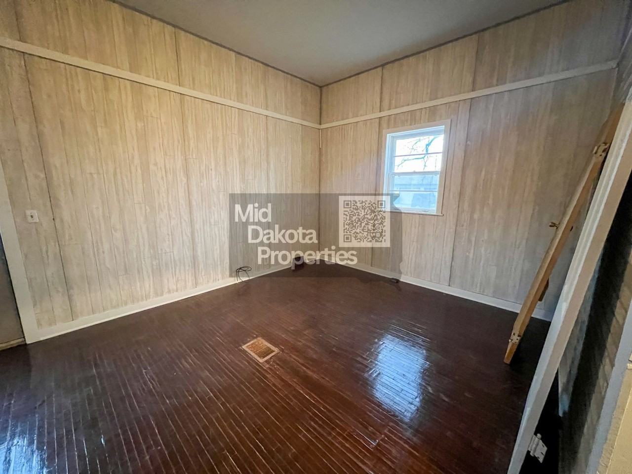 523 W 2nd Ave - Photo 4 of 21