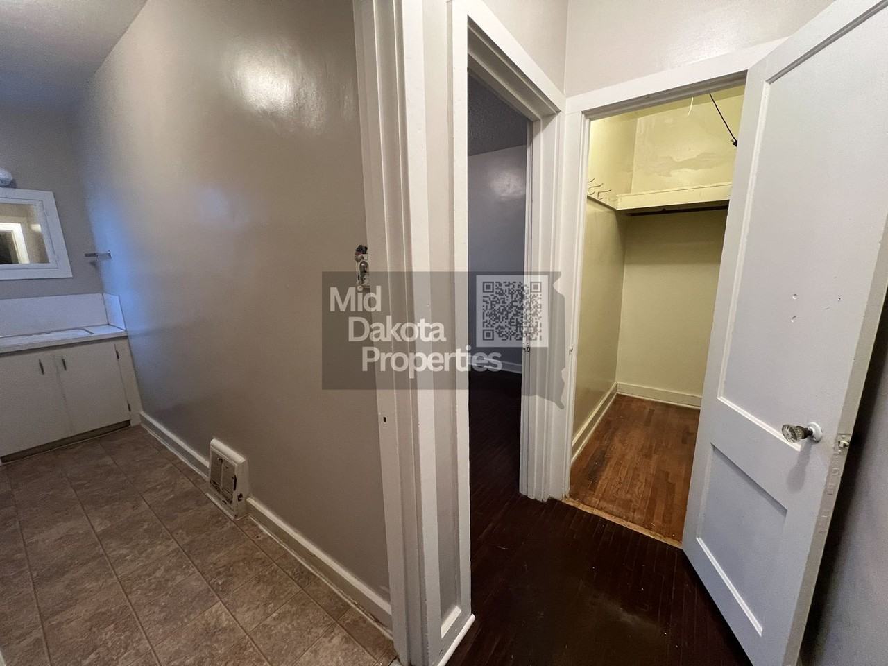 523 W 2nd Ave - Photo 5 of 21