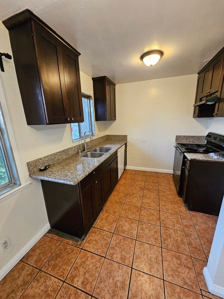 7882 Ronald Dr - Photo 3 of 8