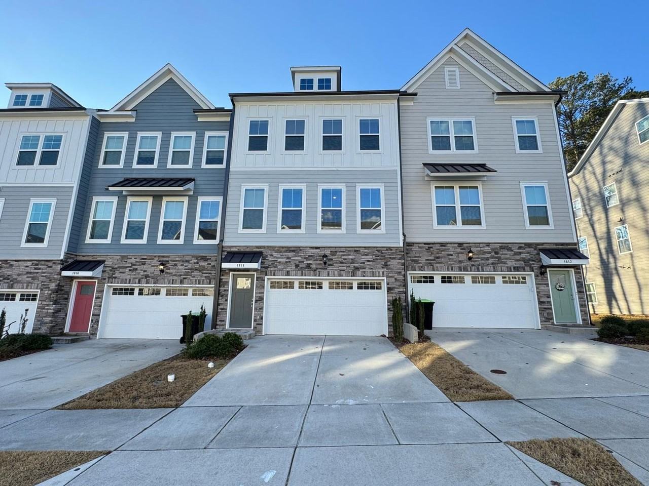 1814 Stroup St - Photo 2 of 28