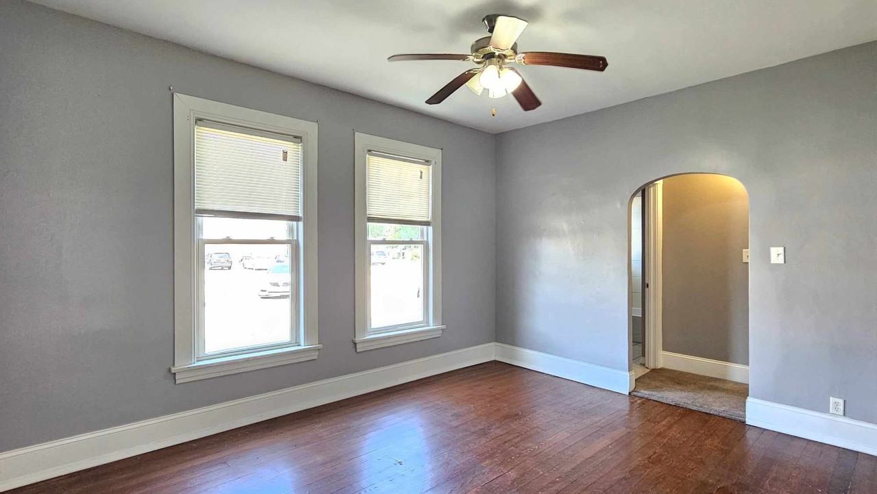 2408 Franklin St - Photo 2 of 7