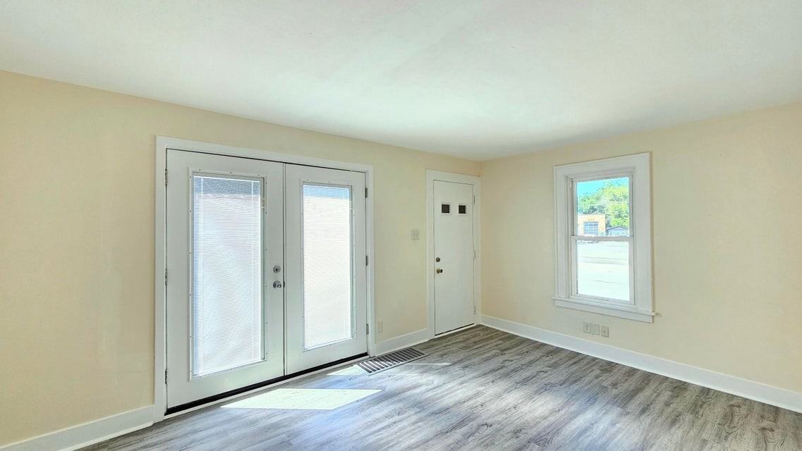 2406 Franklin St #NA - Photo 2 of 10