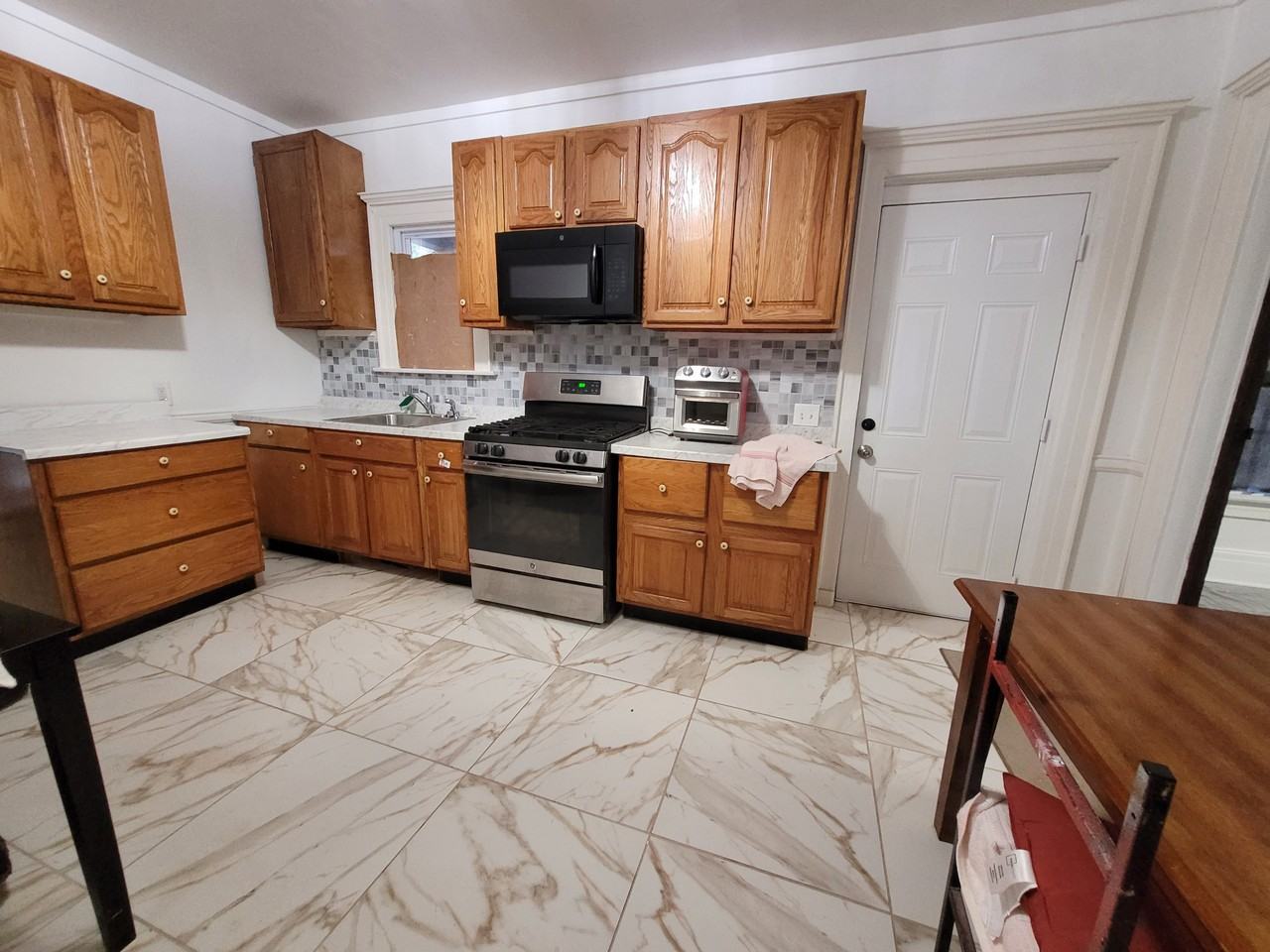 290 Clifford Ave #1 - Photo 2 of 12