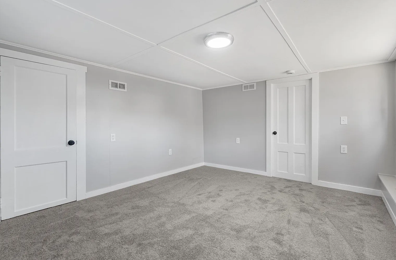 396 Cypress St - Photo 3 of 5