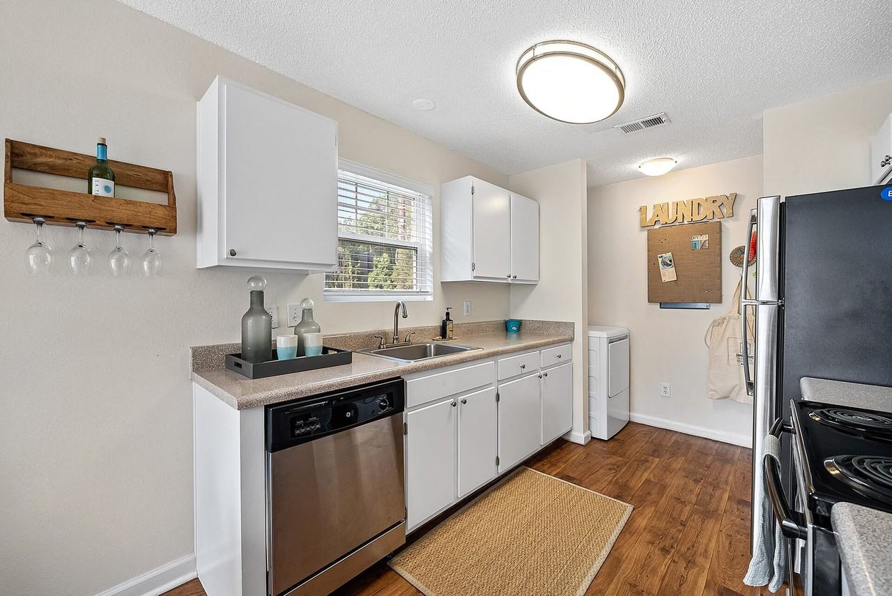 29 Edgewater - Photo 4 of 42