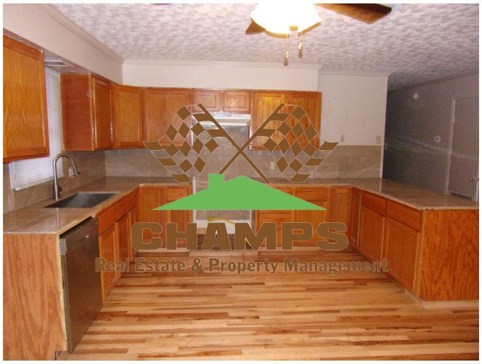 163 Park Ave - Photo 3 of 8