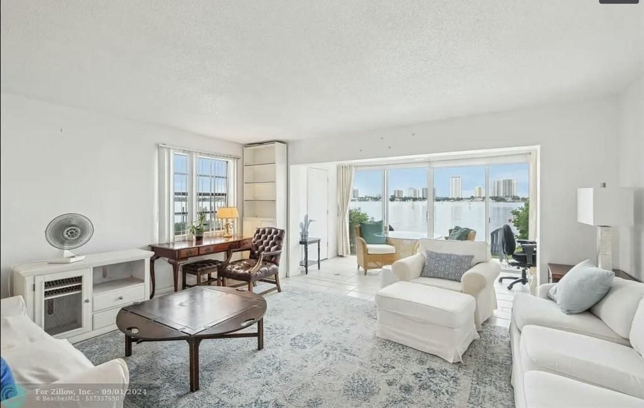 360 Wilma Cir #3 - Photo 4 of 6