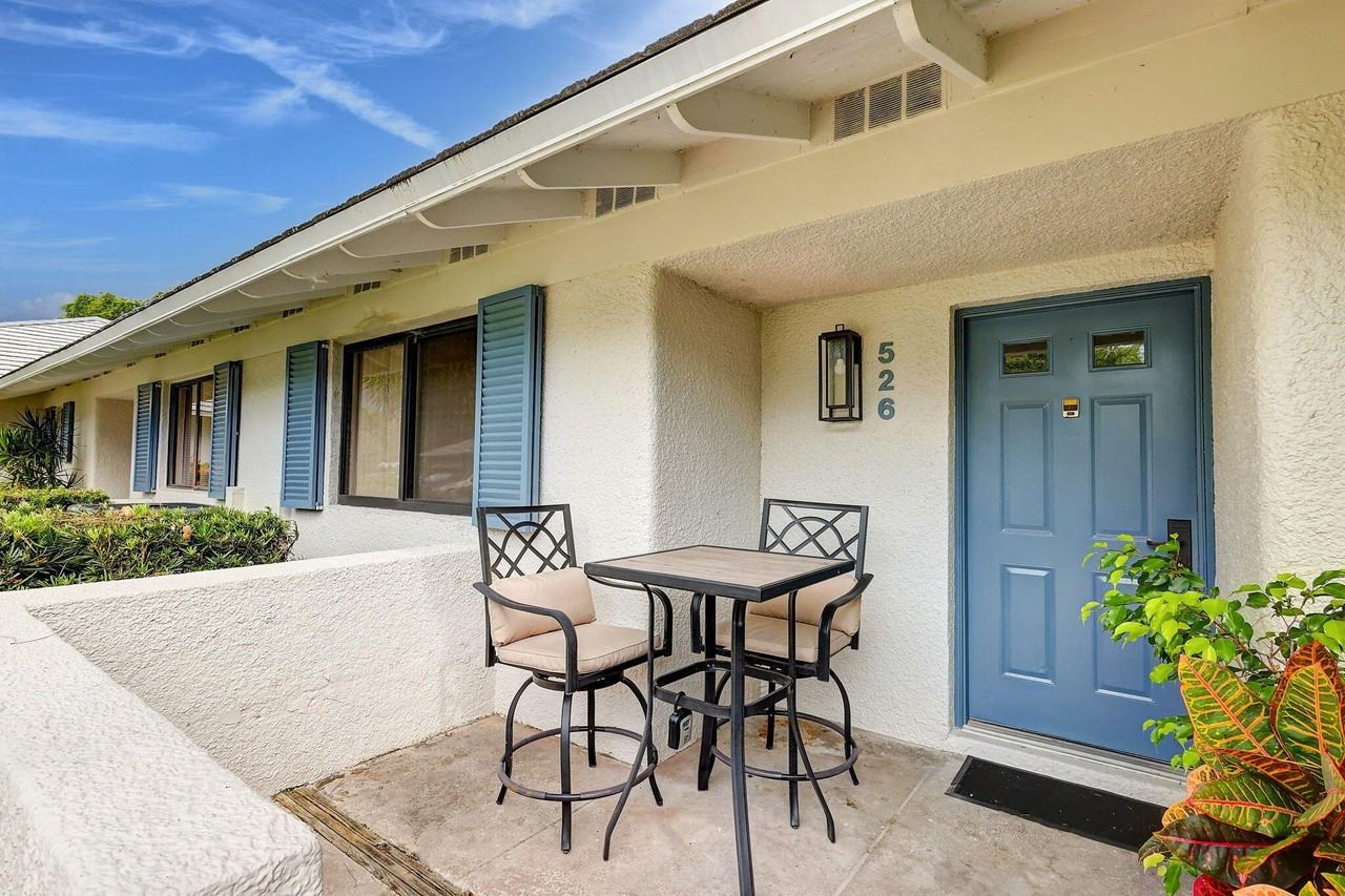 526 Club Drive - Photo 3 of 50