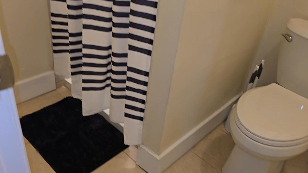 Oakwood St - Photo 4 of 29