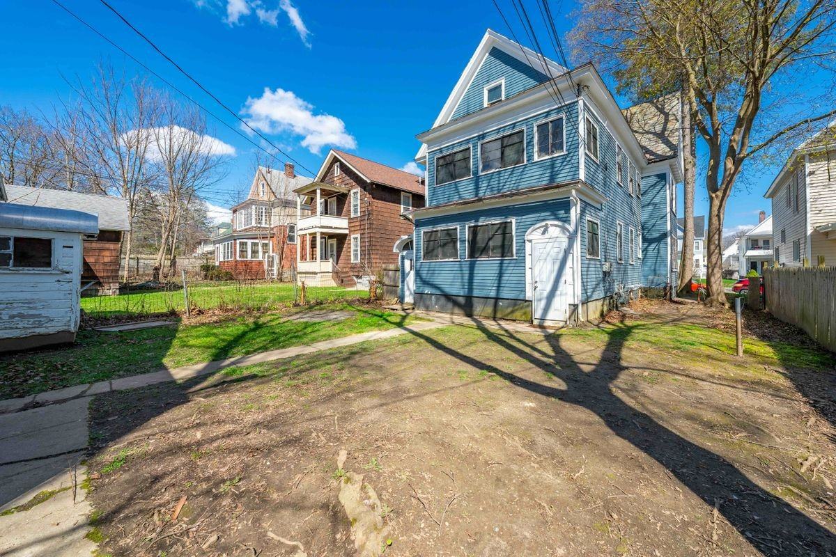 1257 Glenwood Blvd - Photo 2 of 15