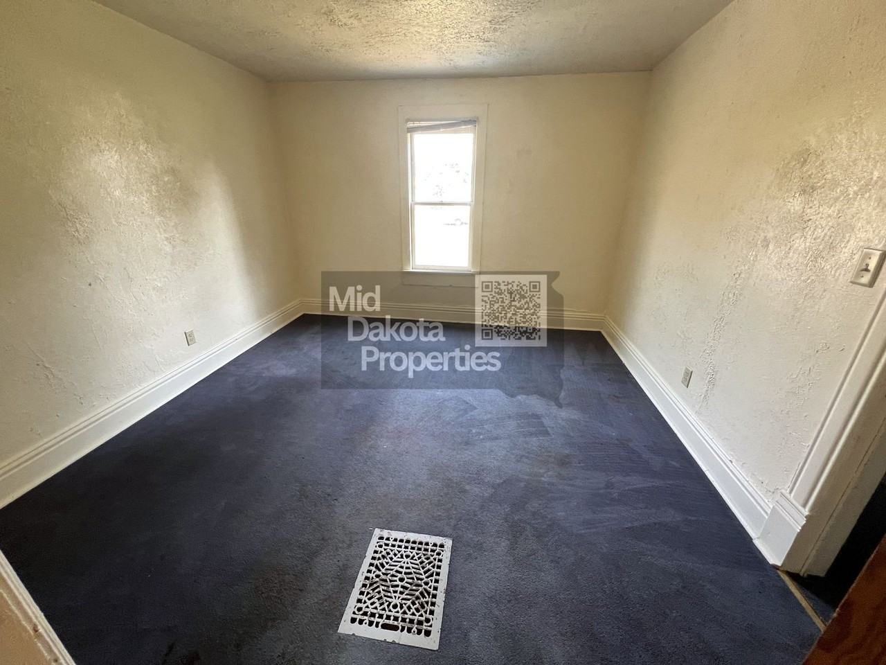 828 W 2nd Ave - Photo 7 of 13