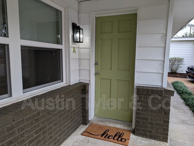 2984A Smith St - Photo 2 of 23