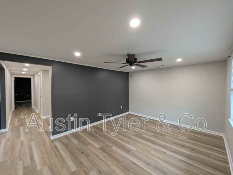 2984A Smith St - Photo 3 of 23