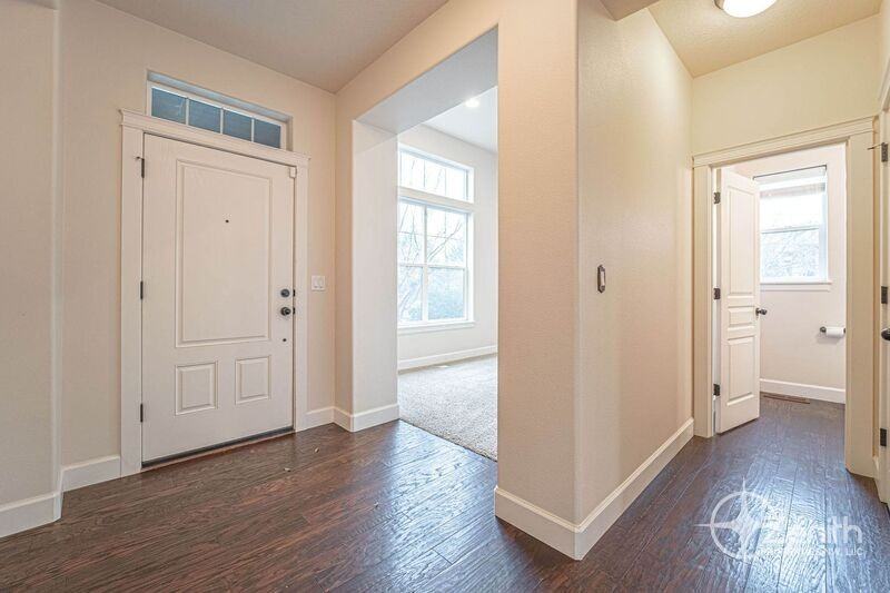 15205 Northeast 102nd Way - Photo 5 of 36