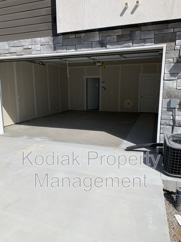 3052 Ne - Photo 5 of 30