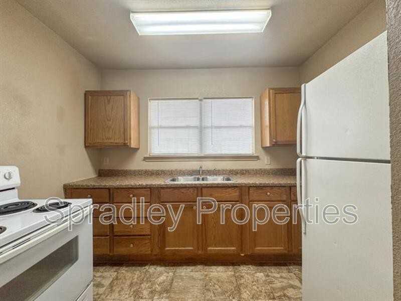 234B W 7th Ave - Photo 4 of 9