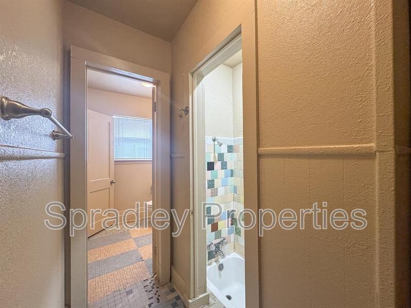 234B W 7th Ave - Photo 5 of 9