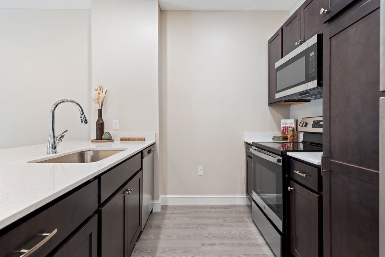 Bowers Landing of Merrimack - Photo 3 of 44