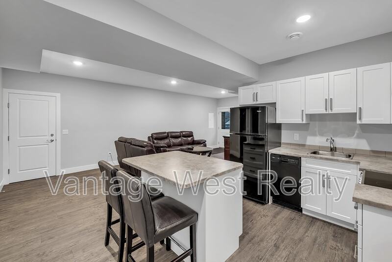 2580B Crown Crest Dr - Photo 4 of 11