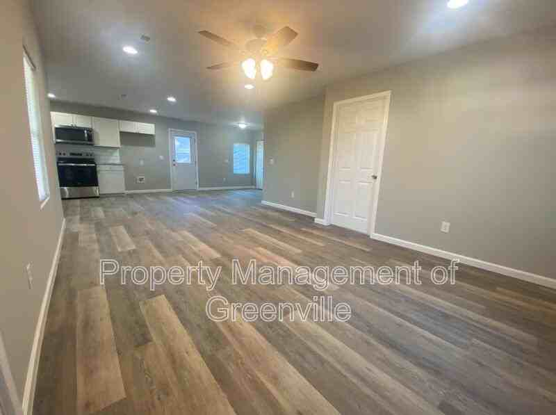 104 Durham St - Photo 2 of 14