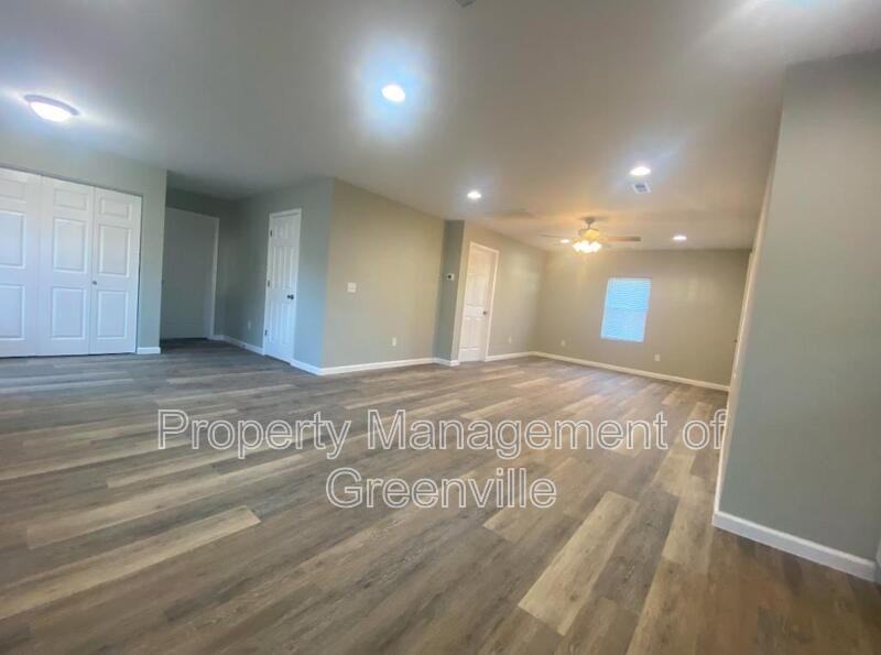 104 Durham St - Photo 5 of 14