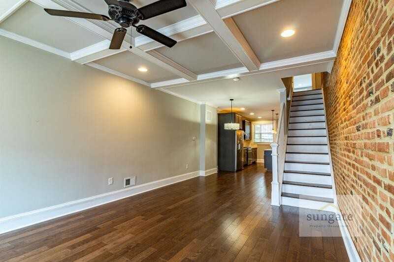 3709 Hudson St - Photo 4 of 27