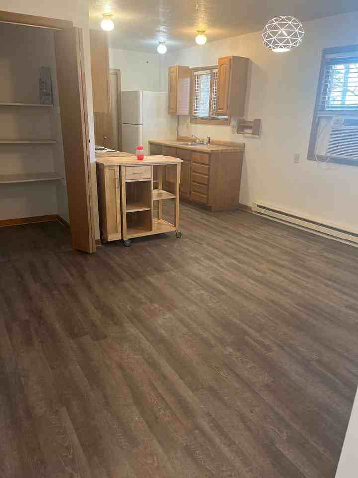 415 11th St - Photo 5 of 10