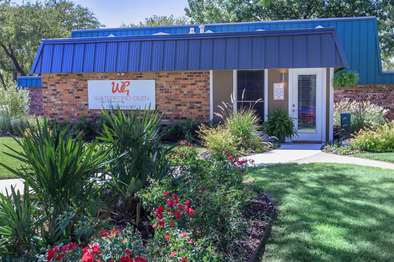 Waterford Glen - Photo 5 of 49