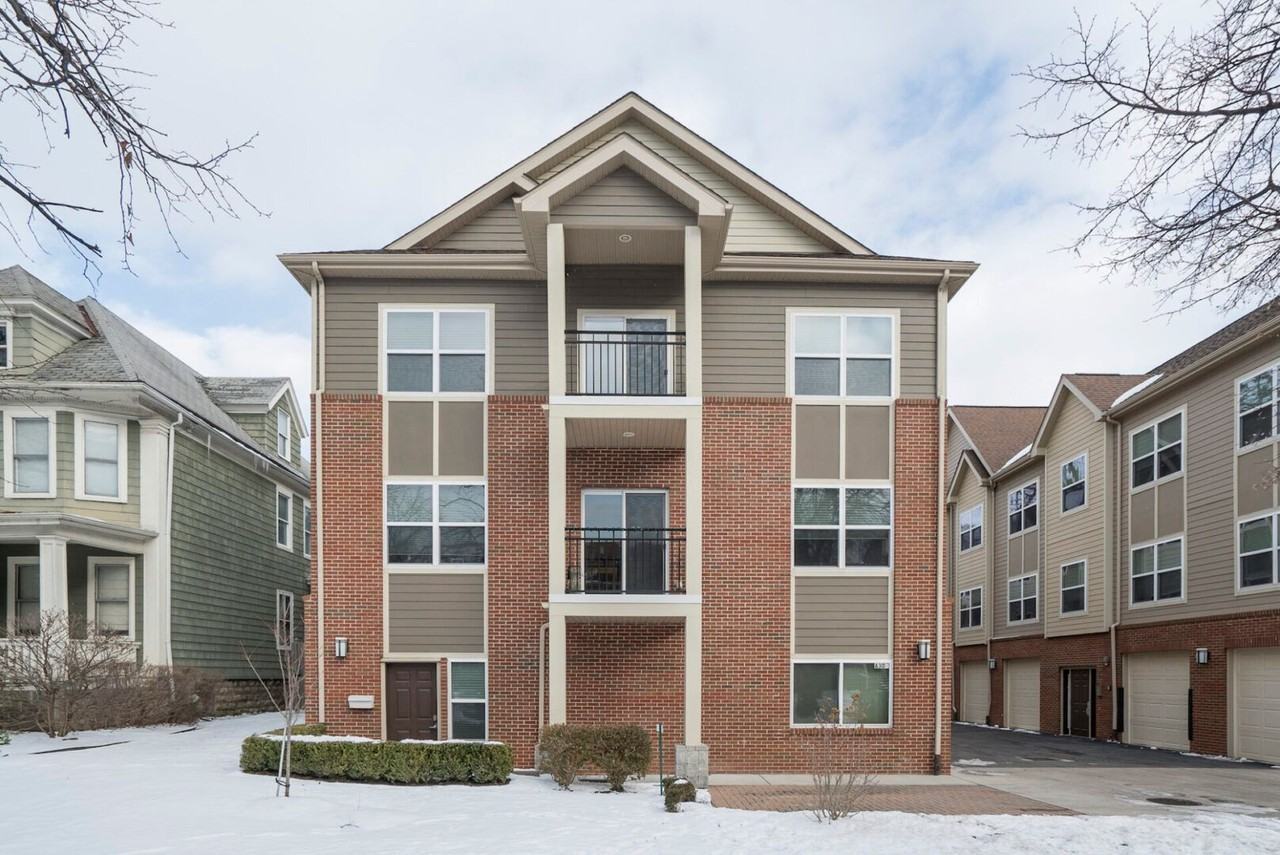 305 West Utica 2B/2B & Secure Parking Garage In the Heart of the Elmwood Village - Photo 7 of 50