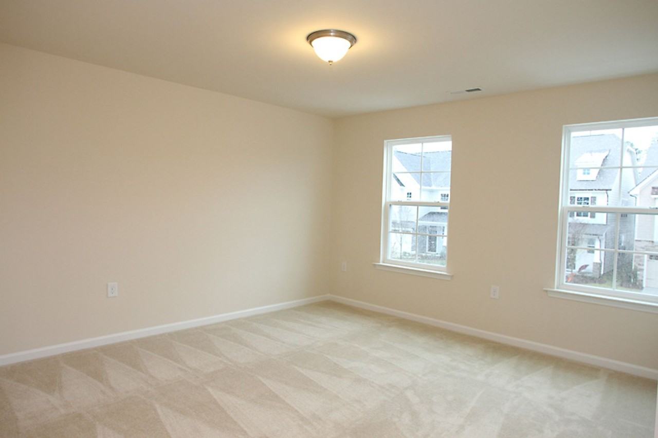 215 Begen St - Photo 7 of 14