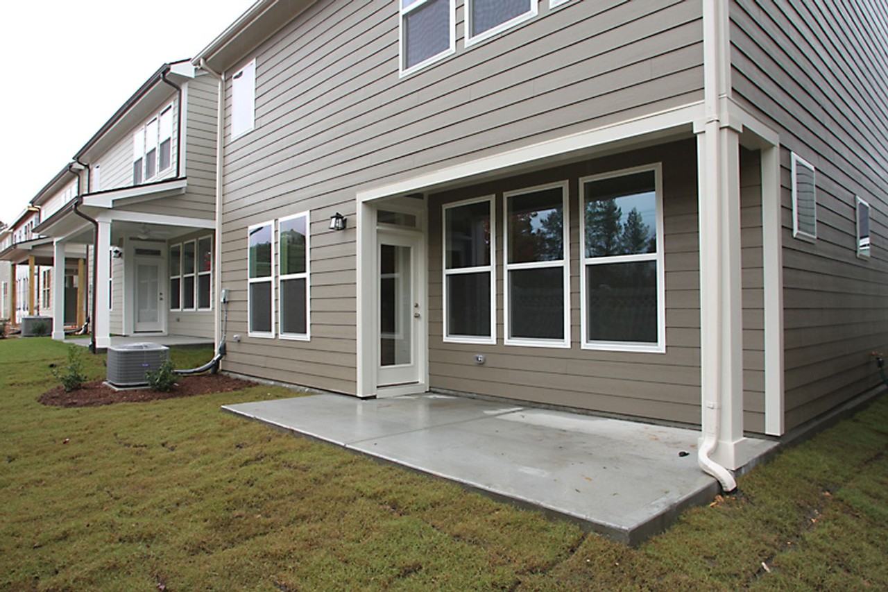 215 Begen St - Photo 5 of 14