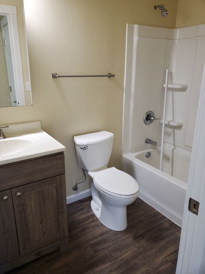 211 1/2 N Richmond St - Photo 2 of 8