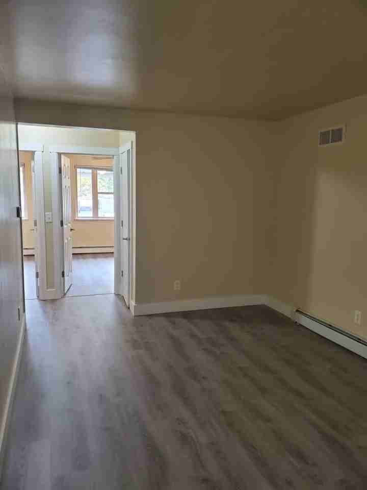 211 1/2 N Richmond St - Photo 6 of 8