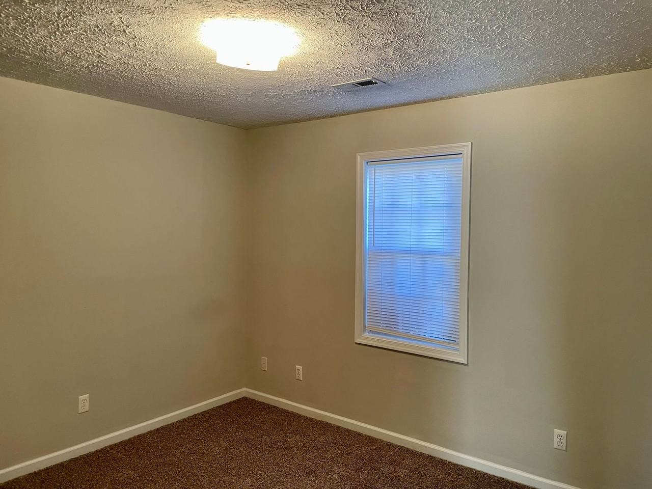 1519 Link Rd - Photo 3 of 10