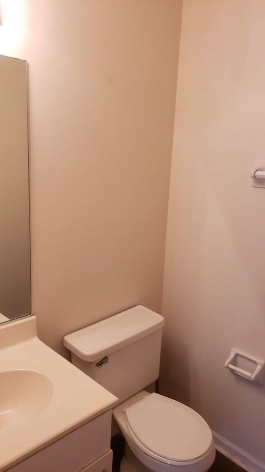 112 Chippenham Dr Apt H - Photo 4 of 18